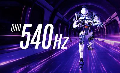 Ρομπότ τρέχει σε ένα μοβ και μαύρο τούνελ. Το κείμενο γράφει "QHD 540Hz" με λευκό χρώμα