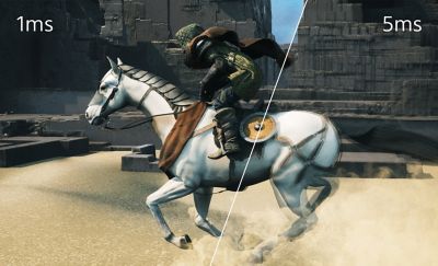 Záběr ze hry zobrazený jako rozdělená obrazovka k vyjádření rozdílu mezi dobami odezvy 1 ms a 5 ms.