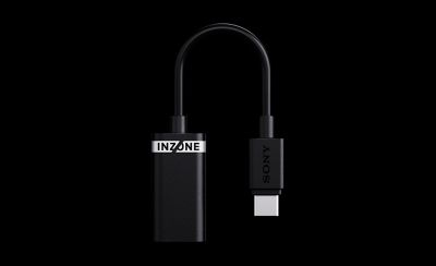 Concentrador USB-C negro con logotipo de INZONE