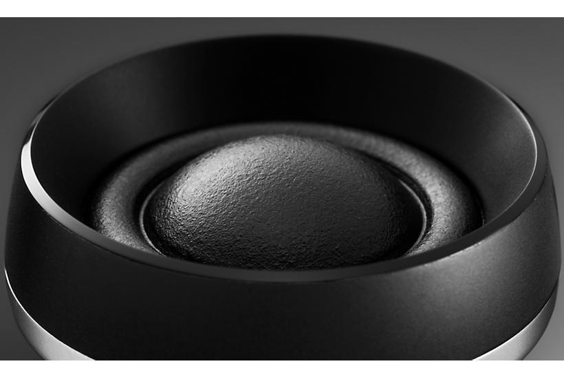  Nærbillede af XS-130GS-højttalerens soft dome-diskantenhed i silke