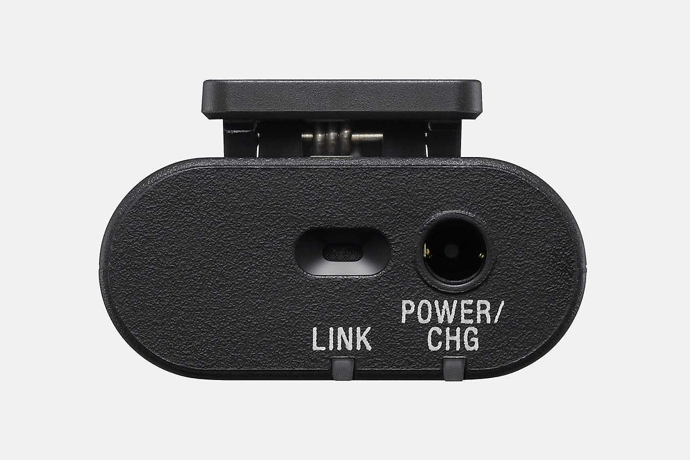 Imagen del producto que muestra la entrada de miniconector estéreo de 3,5 mm en la parte superior del transmisor