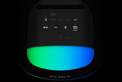Zdjęcie panelu sterowania głośnika SRS-XV800 z podświetlanymi przyciskami i zielono-niebieskim oświetleniem na czarnym tle