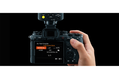 User Interface controlling a flash from a compatible camera