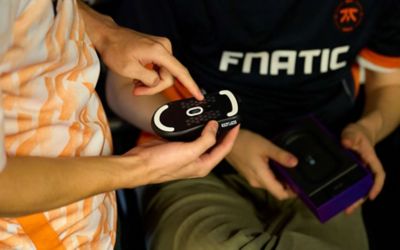 Image of Fnatic VALORANT pro players Crashies and Chronicle testing the INZONE Mouse-A